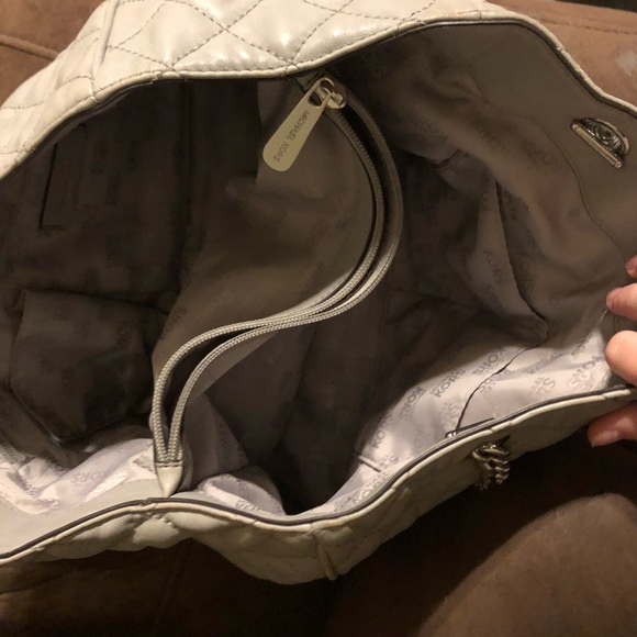 Michael Kors Susannah Gray Purse - Picture 6 of 7